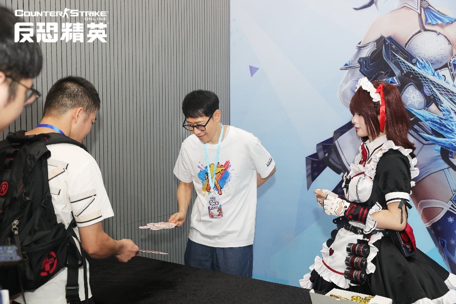 CSOL暑期传奇武器曝光,大灾变新地图决战道格拉斯