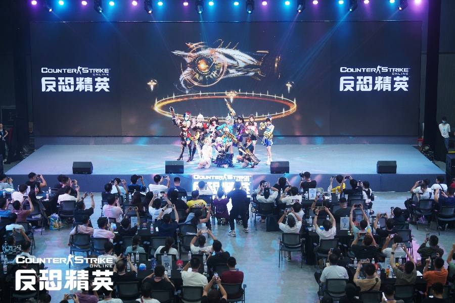 CSOL暑期传奇武器曝光,大灾变新地图决战道格拉斯